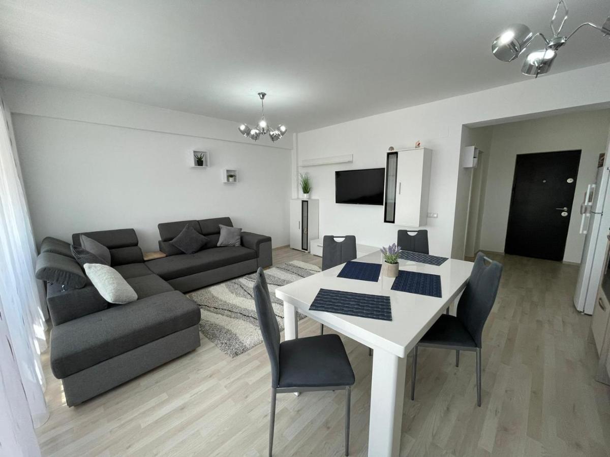 Class Deluxe Apartments Oradea Eksteriør billede