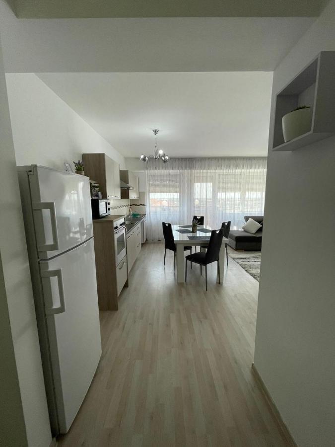 Class Deluxe Apartments Oradea Eksteriør billede