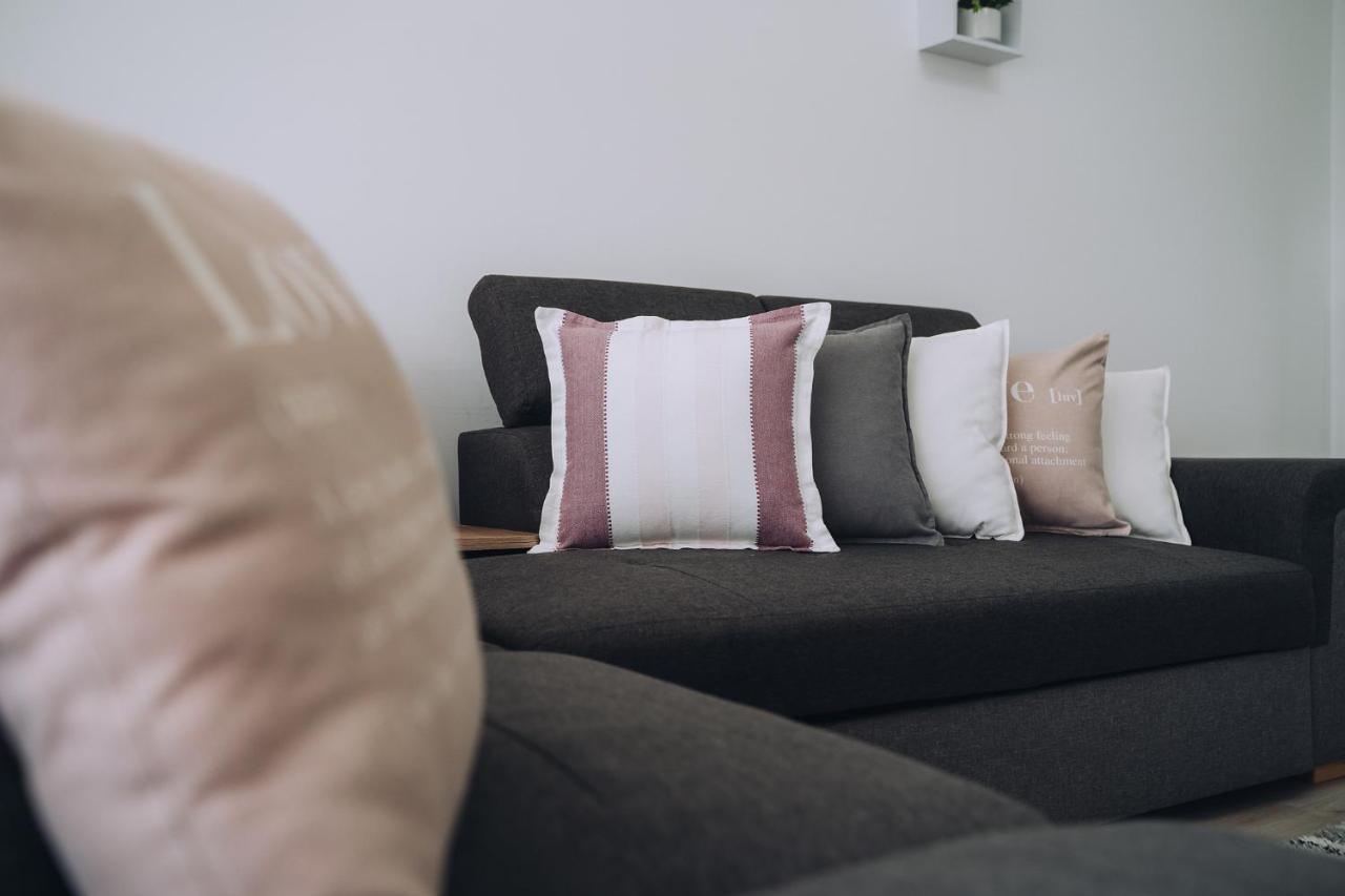 Class Deluxe Apartments Oradea Eksteriør billede
