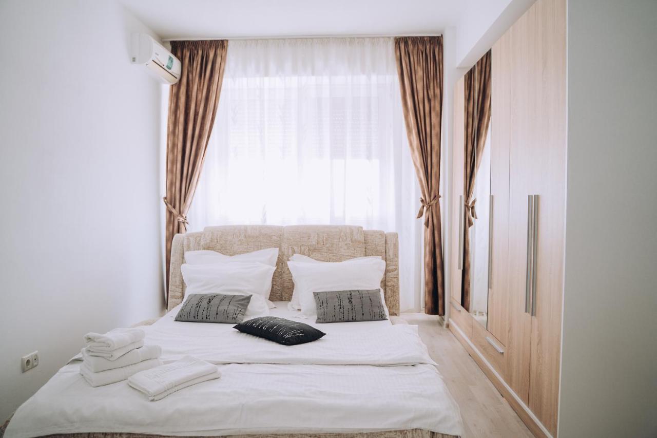 Class Deluxe Apartments Oradea Eksteriør billede