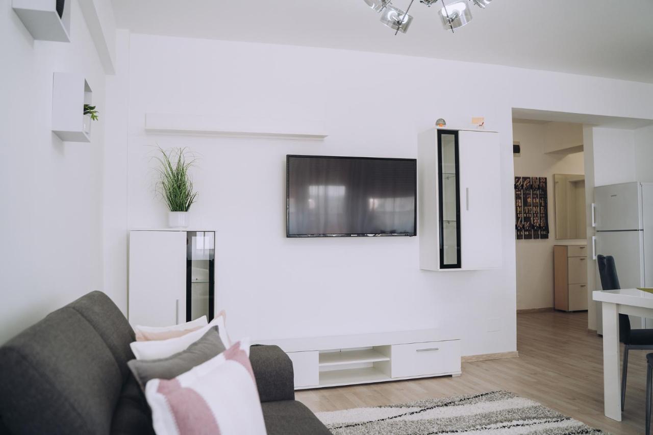 Class Deluxe Apartments Oradea Eksteriør billede